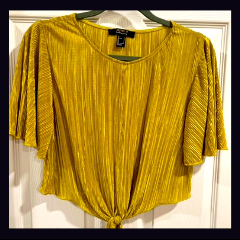 Forever 21 size large gold cropped short sleeve pullover top.